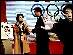 TV-Moderatorin Hu Ziwei, die durch ihre Rede\\zwei Topkarrieren vor ein steiles Ende stellt