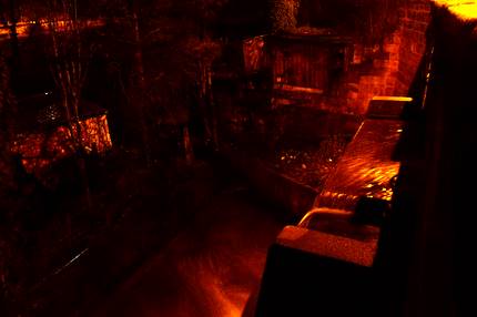 In die Tiefe rauschender Wasserfall