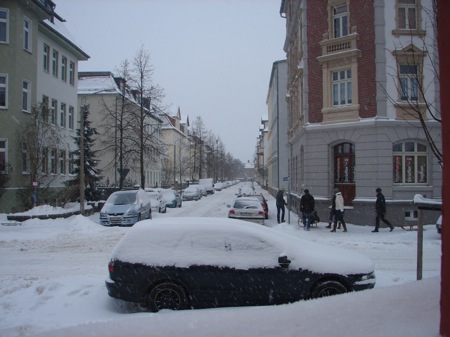 Heute Nachmittag: Mein Auto ist schön bedeckt.