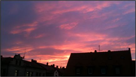 Dächer von Nürnberg im Abendrot, nein Abendlila, ok was auch immer..
